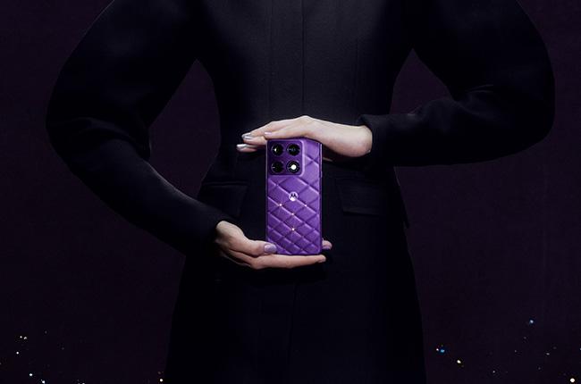 MOTOROLA Signature Swarovski Edition Smartphone