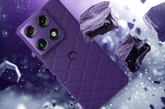 MOTOROLA Signature Swarovski Edition Smartphone