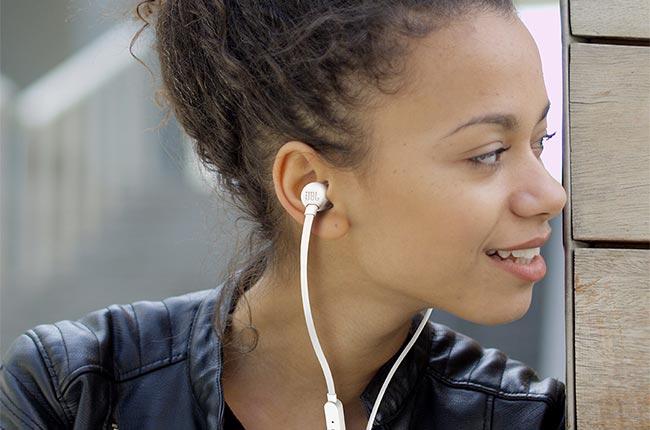 in-ear ακουστικά JBL TUNE110E