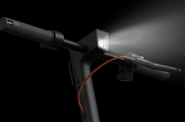 XIAOMI 6 Electric Scooter Smart lights