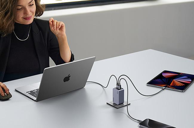  φορτιστής ταξιδίου UGREEN Nexode Pro 3 Port GaN Mini 100W
